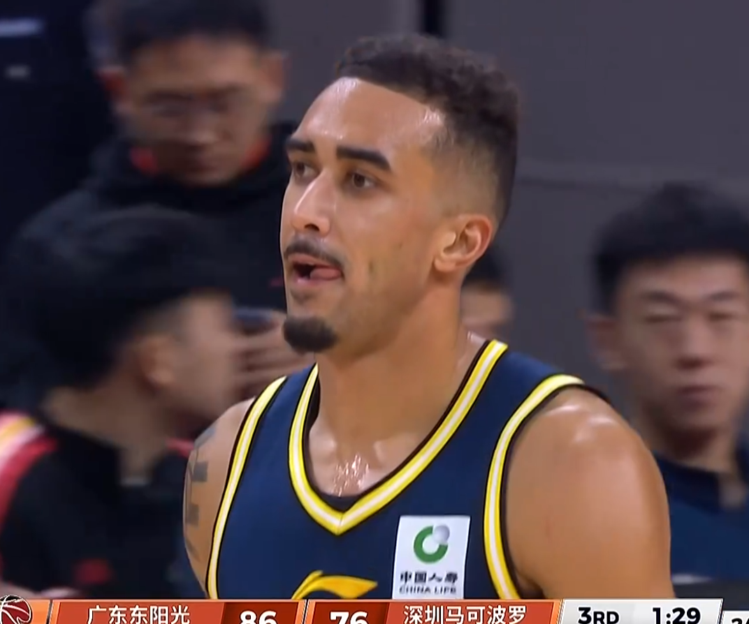 ESPN记者:湖人队内部人士暗示詹姆斯父子可能一起转投新球队