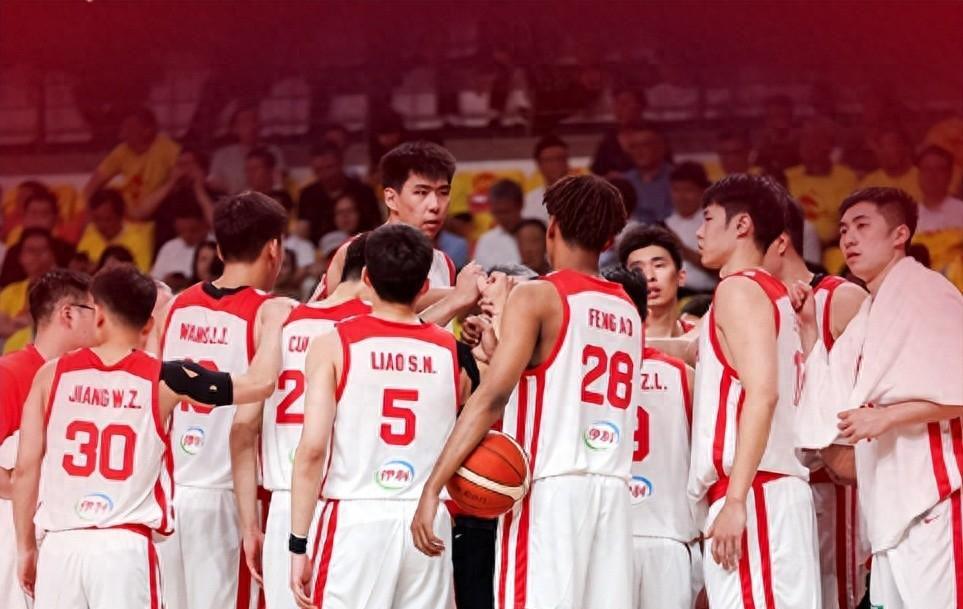 NBA总决赛G5首发出炉:双方均不变阵 马刺固执仍用福克斯首发