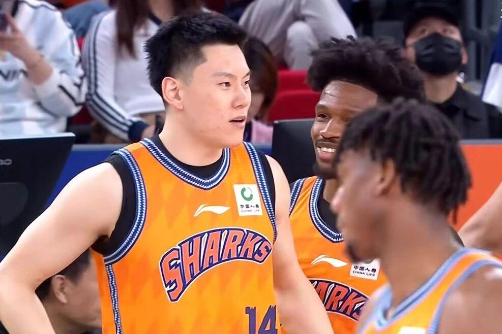 罗马诺：米兰与加拉塔萨雷就莱奥达成口头协议，转会费4500万欧