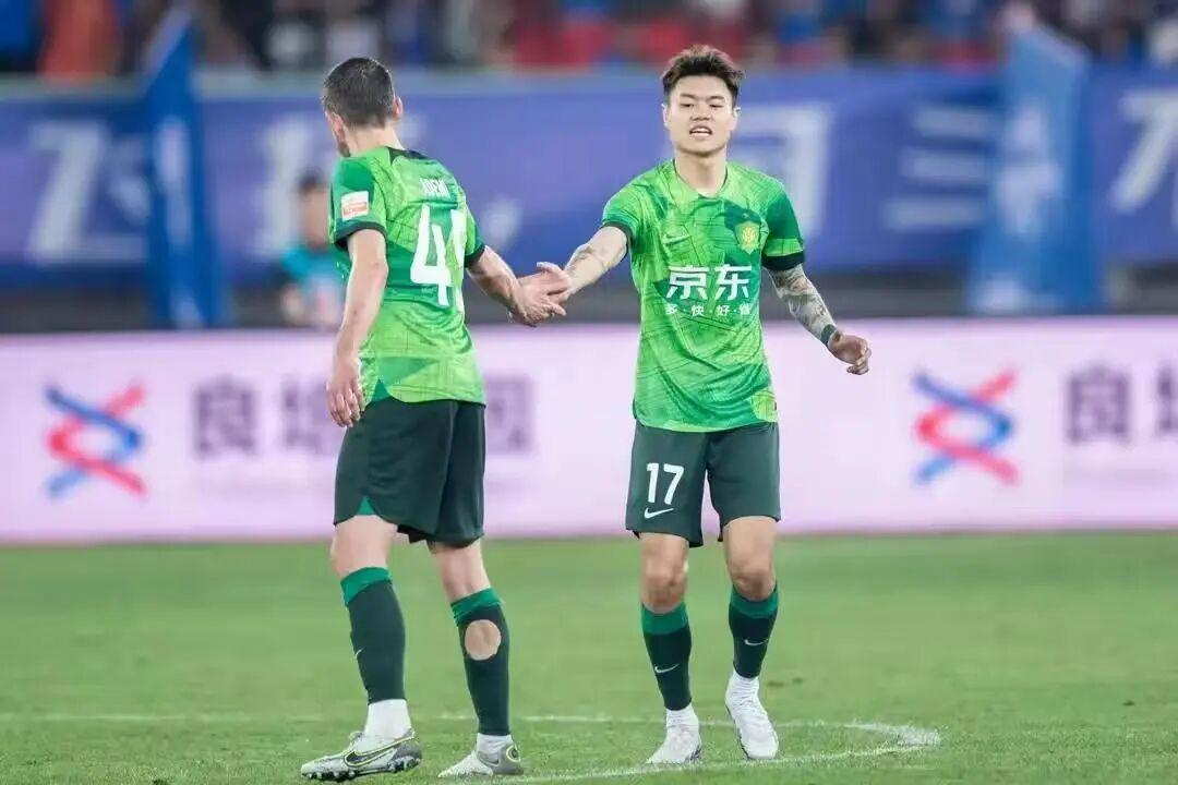 19岁中非混血新星国足首训！大腿肌肉引赞叹 邵佳一：他前途无量
